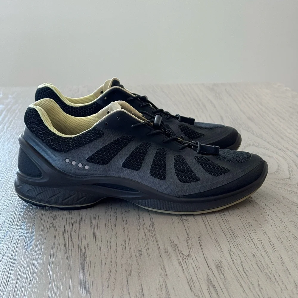 Ecco Biom Fjuel Black and Gray Sneaker shoes size women’s 7 - Picture 4 of 7